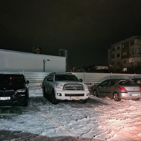Mall Luxury Apartments Bacau Exterior photo